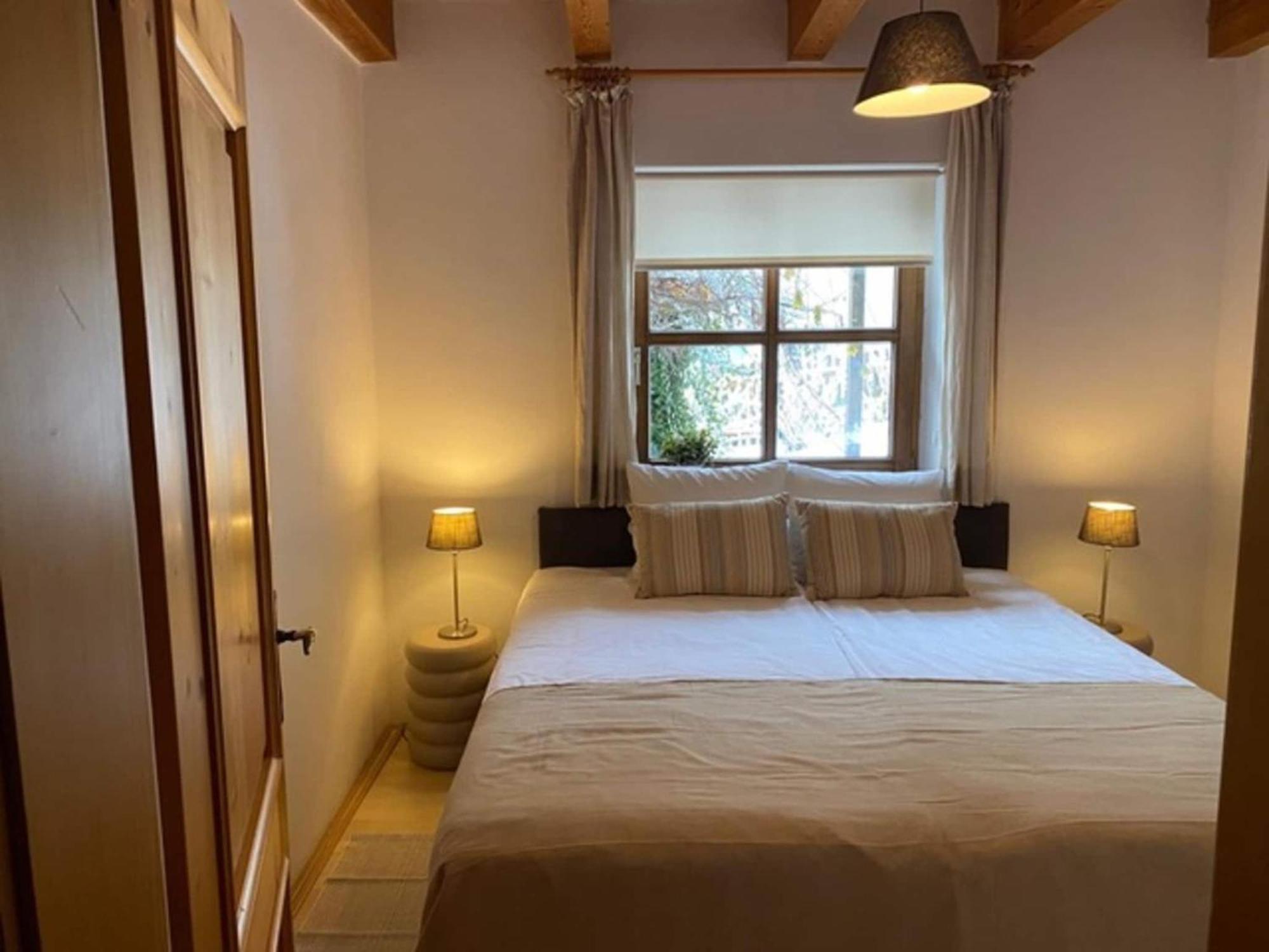Quaint Mansion Near Ski Bus In ゴールデック エクステリア 写真